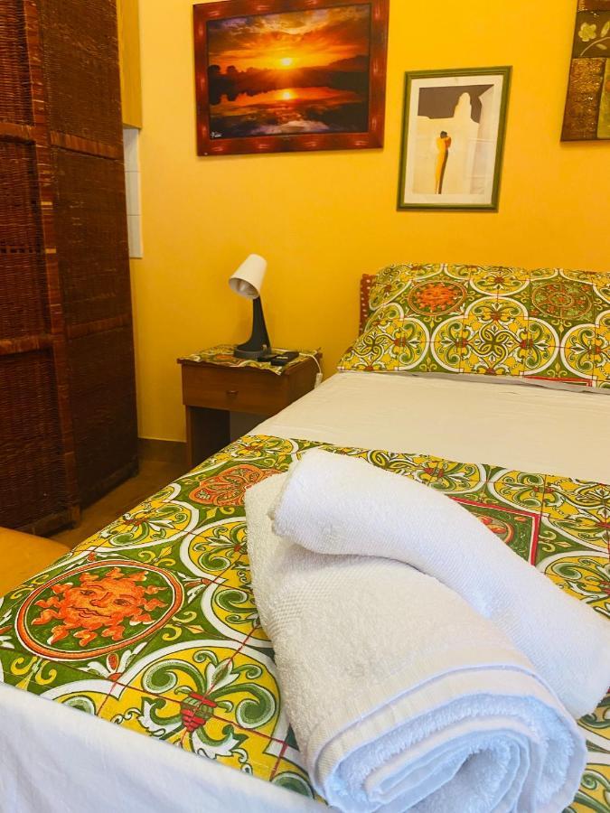 Graniti Cottage Gole Alcantara Gloria Room מראה חיצוני תמונה