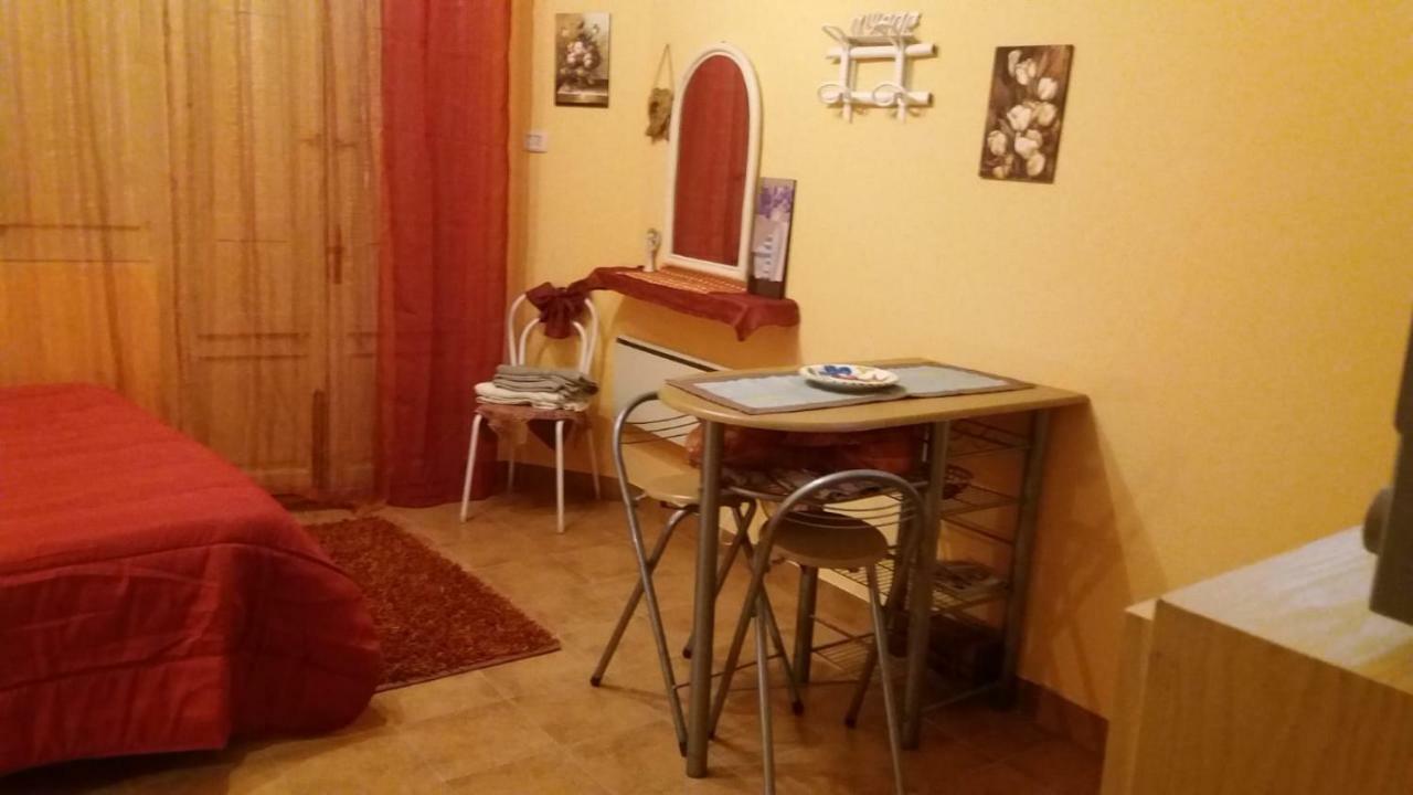 Graniti Cottage Gole Alcantara Gloria Room מראה חיצוני תמונה